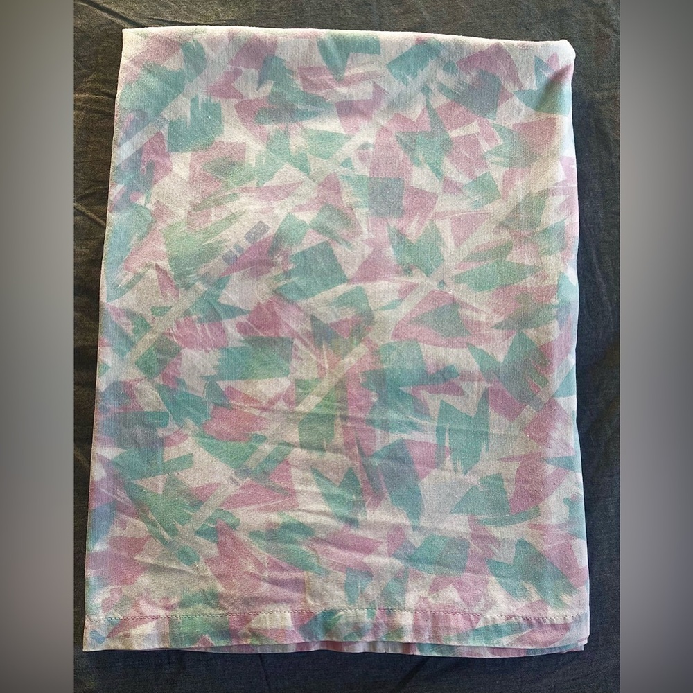 1980’s Vintage Abstract/Geometric Twin Flatbed Bed Sheet